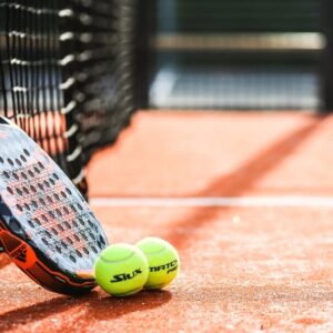 Padellen - 1 uur 2 banen - voor 8 personen incl. 8 consumpties